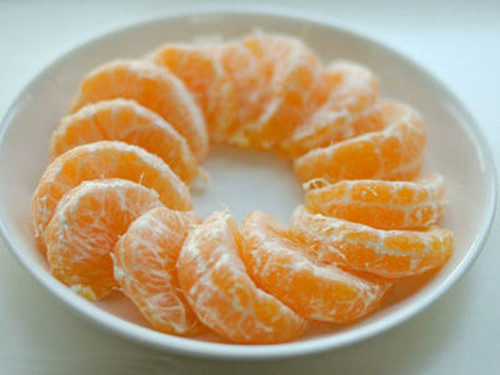 柑橘上的白丝可以吃吗？